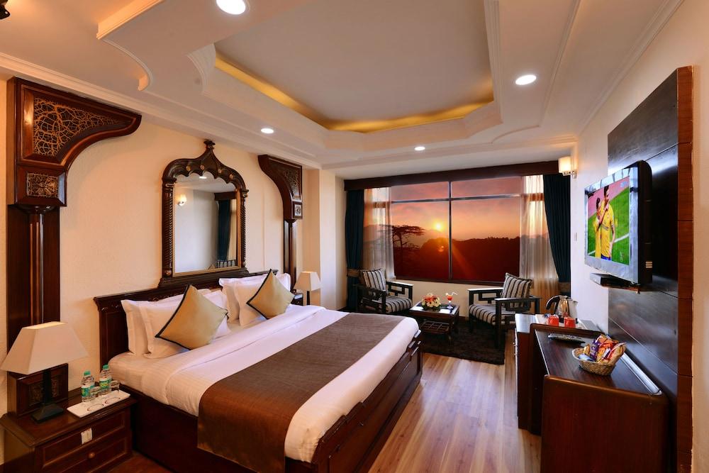 Ashiana Clarks Inn Shimla Exteriör bild